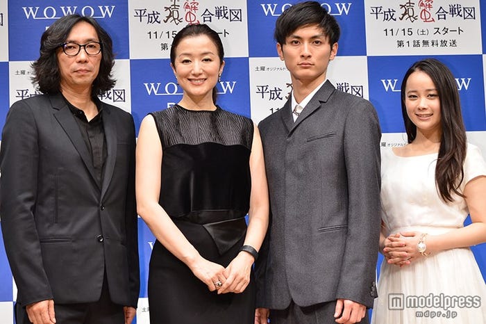 (左から)行定勲監督、鈴木京香、高良健吾、塩ノ谷早耶香