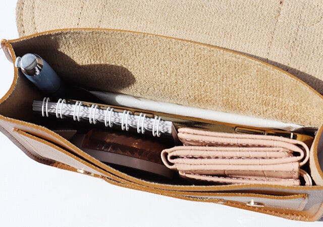 リコリス・リコイル スクールバッグ風ポーチ ムック本 ムック 付録 人気 おすすめ オススメ 宝島社 宝島 レビュー 便利 優秀 当たり 最高 2023 リコリス・リコイル アニメ アニメグッズ グッズ スクールバッグ風ポーチ コスメポーチ ガジェットポーチ 文房具入れ 文房具ケース 文房具 文具 コスメ