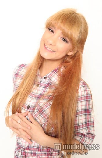 サラ・グレース・ソールスビー(19)