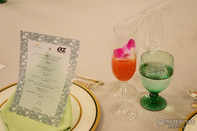 参加者には白ワインベースにグアバとグレナデンを使用し作られたオリジナルカクテル「ミス サイゴン」が振舞われた