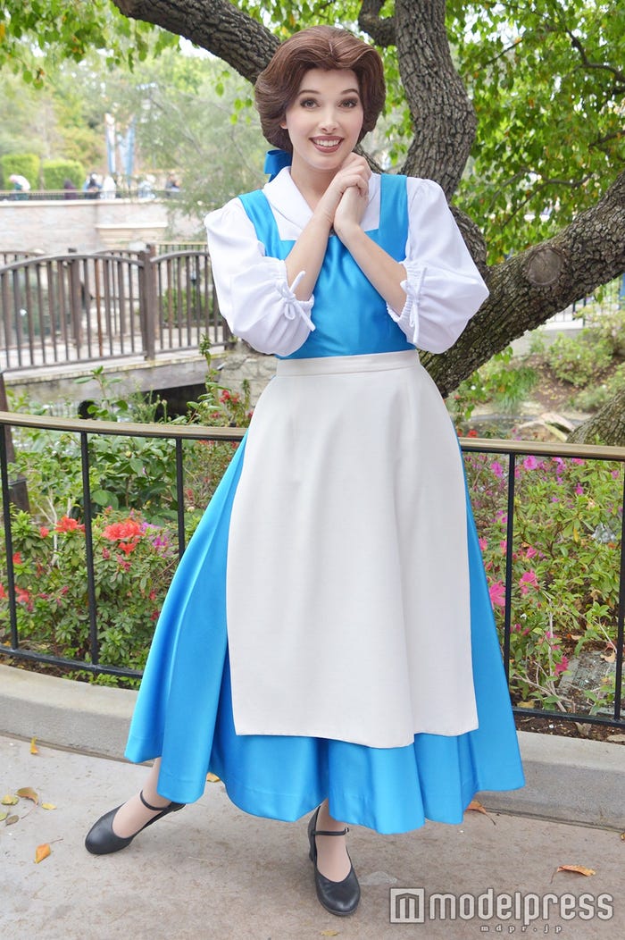 パークではベルがグリーティングを実施(C)モデルプレス