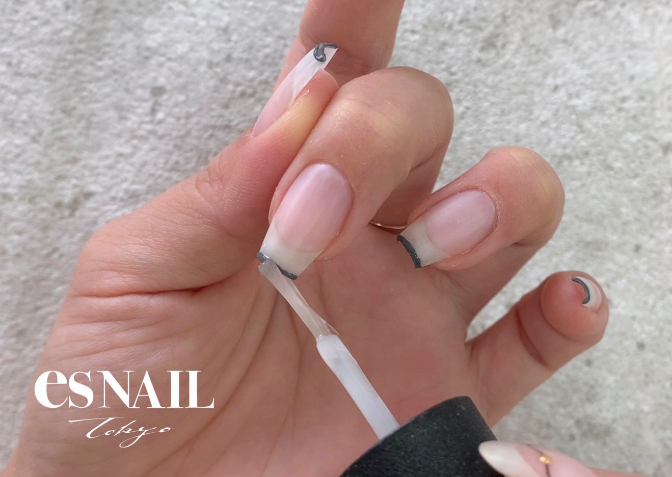 セルフで簡単！細フレンチネイル講座（画像提供：esNAIL）