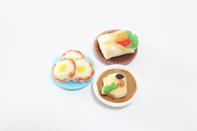 ダイソーのデコパーツ（中華料理）のビジュアル