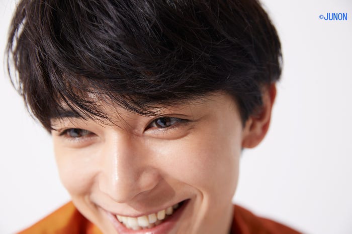 吉沢亮/「JUNON」9月号より(画像提供:主婦と生活社)