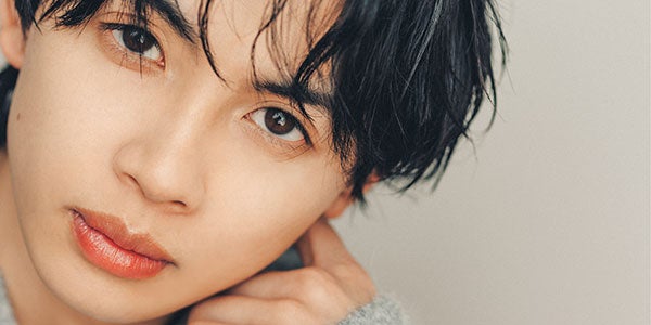 草川直弥、儚さ・ふわ甘な色気…収録カット2種解禁 ワンエン＆EBiDAN