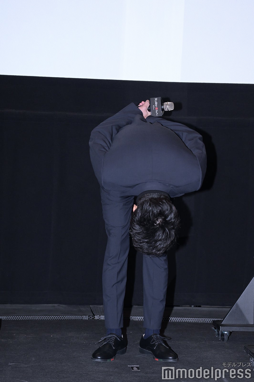 冒頭からお辞儀が深い田中圭（C）モデルプレス