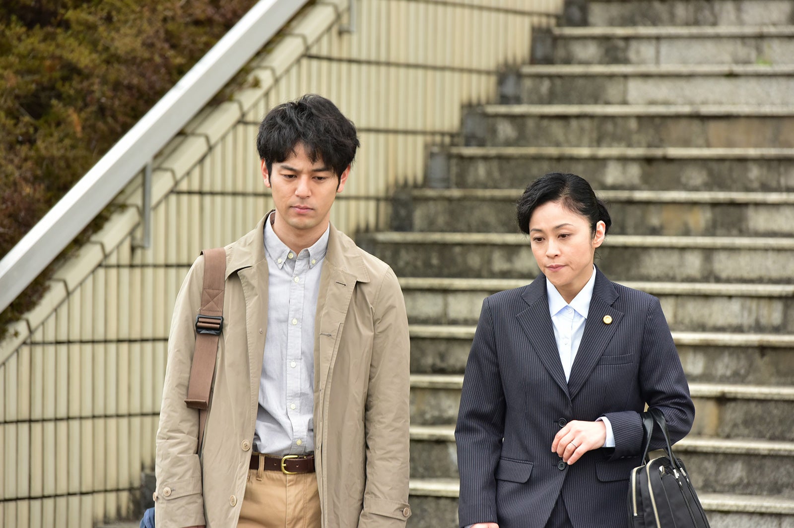 妻夫木聡、濱田マリ（C）2017「愚行録」製作委員会