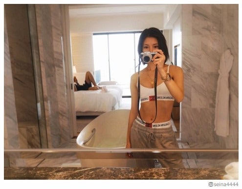 テラハ島袋聖南、チラリ谷間＆美ボディ披露のSEXYショットに「憧れボディ」「色気すごい」の声