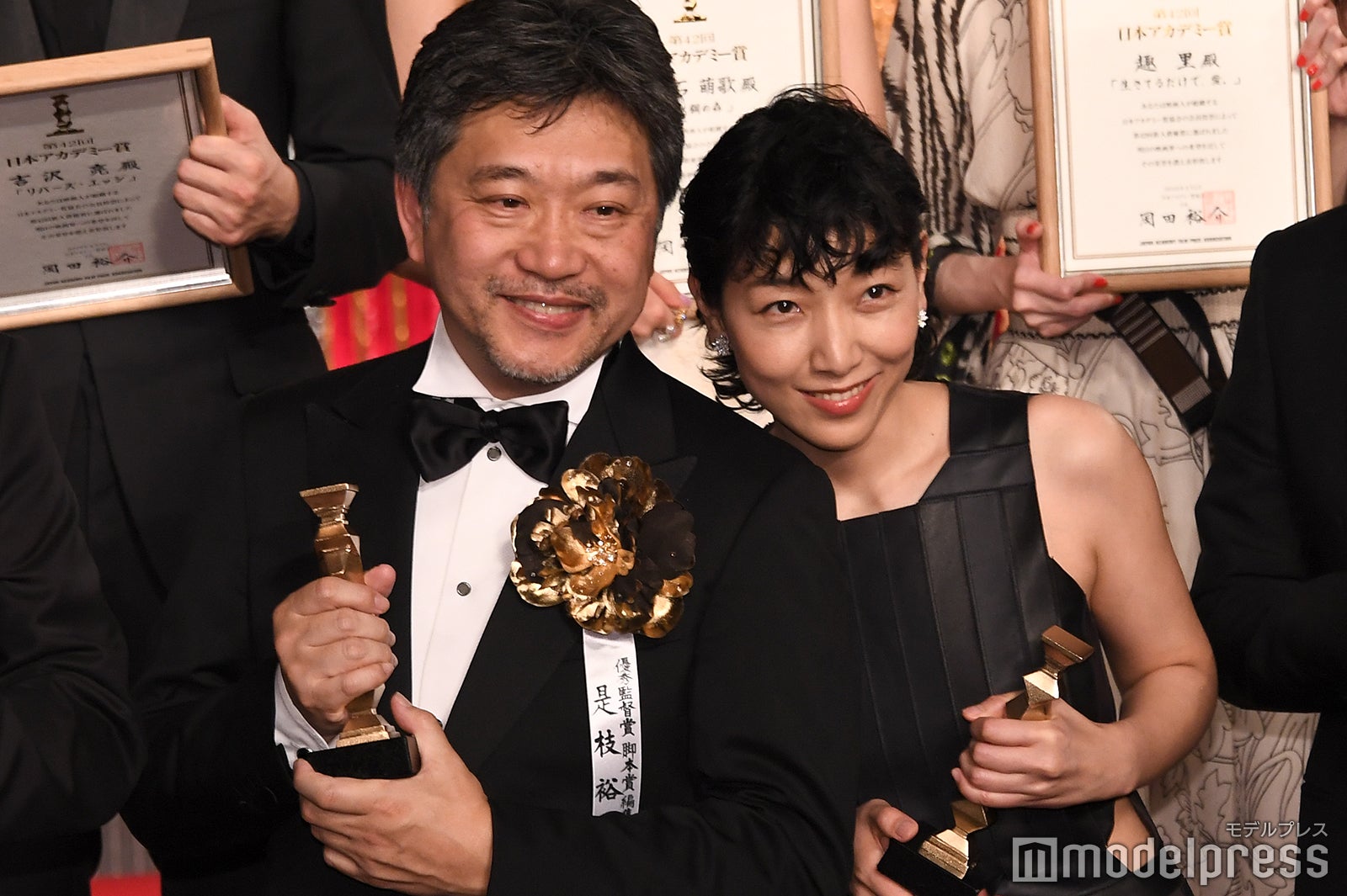 是枝裕和監督、安藤サクラ「第42回日本アカデミー賞」授賞式より（C）モデルプレス