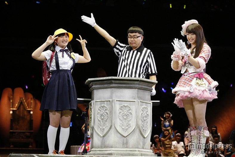 『AKB48グループ じゃんけん大会～拳で勝ち取れ！1／300ソロデビュー争奪戦～』（C）AKS