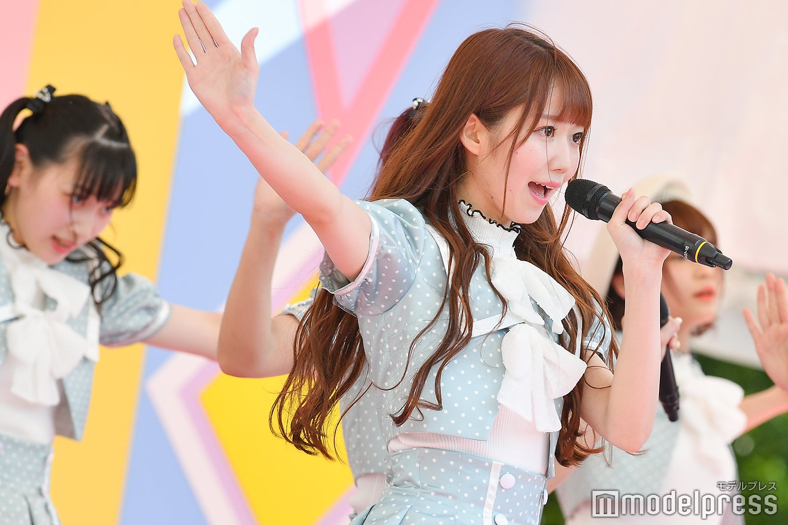 ＝LOVE（C）モデルプレス