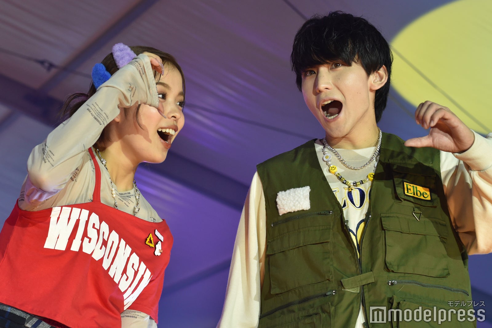 抜群スタイル話題の村田大斗、おさきとペアランウェイ 仲良くポーズ決める＜OKINAWA COLLECTION 2023＞