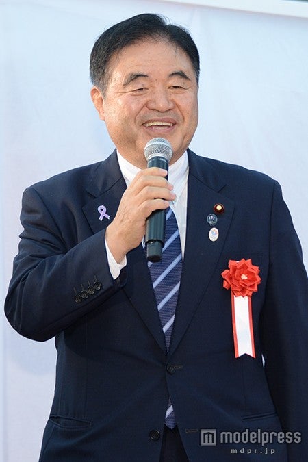 遠藤利明氏