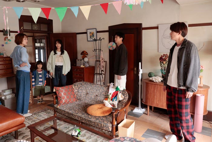 高梨臨、i市川由衣、正門良規、高地優吾「ムサシノ輪舞曲」第1話(C)テレビ朝日