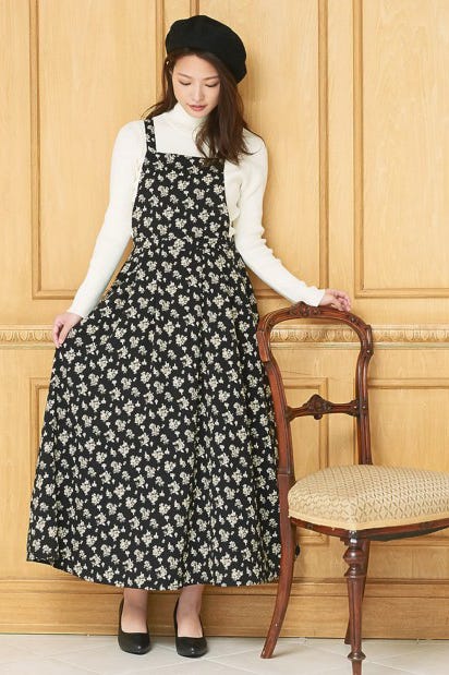 フラワー柄フレアワンピース「Re:EDIT by GALSTAR」3,698円(税込)/画像提供:Re:EDIT by GALSTAR