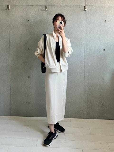 ユニクロ　セットアップ　ホワイトコーデ