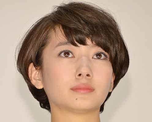波瑠の女優魂、中井貴一と「何やってるんだという目で見られながら…」