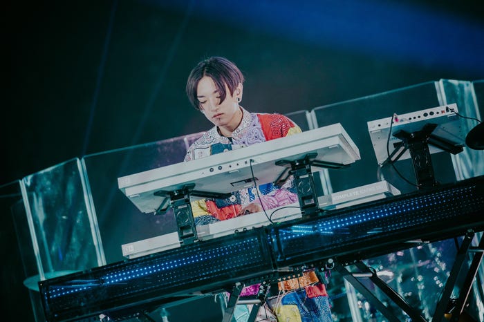 Ayase「NICE TO MEET YOU」/撮影:Kato Shumpei(提供写真)