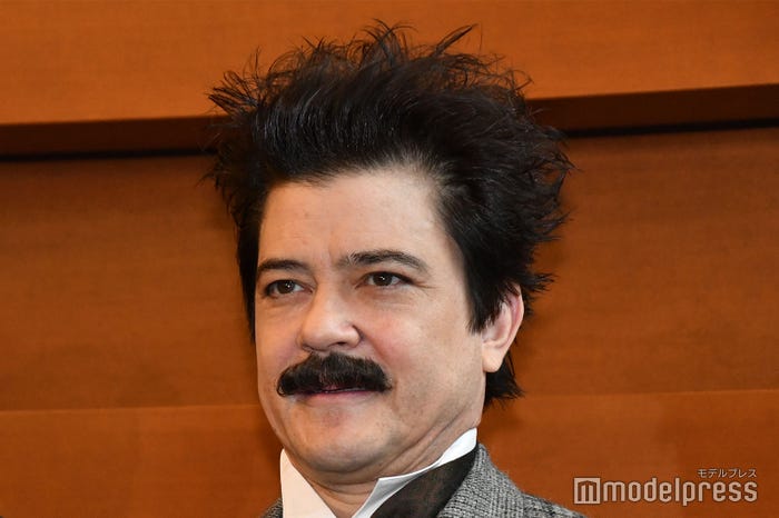 川平慈英(C)モデルプレス