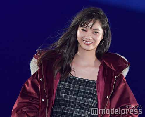 新川優愛、SEXYミニワンピでスラリ美脚際立つ<TGC北九州2018>