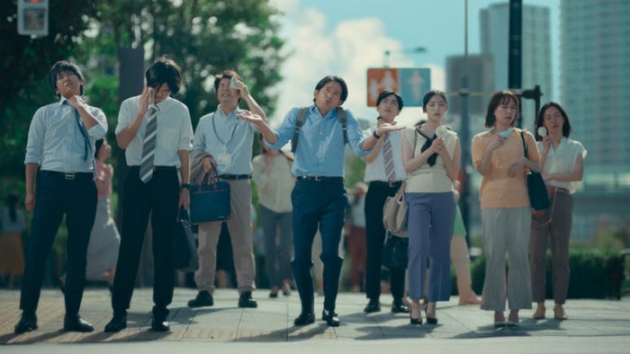 岡田准一/新TVCM「ここ天国かよ」篇より(提供写真)