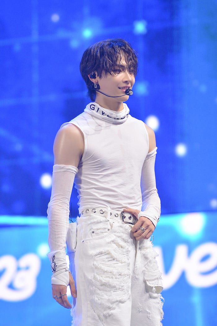 NICHOLAS(C)Weverse Con Festival