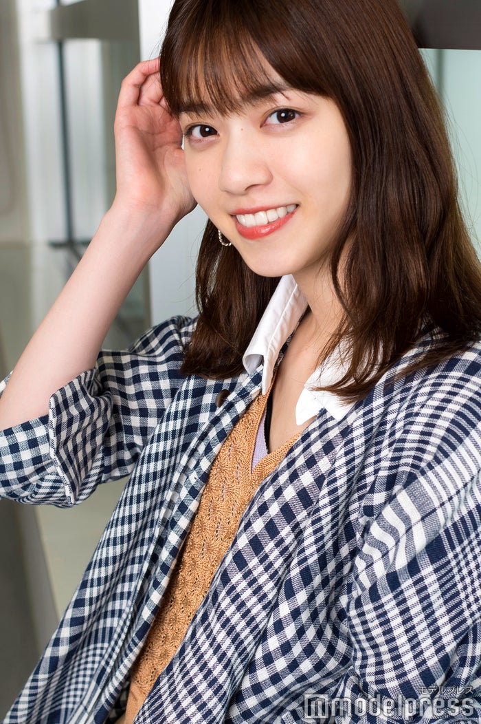 胸鎖乳突筋・背筋の鍛え方はこれ！石原さとみのような小顔で顎のラインがきれいな女性へ！