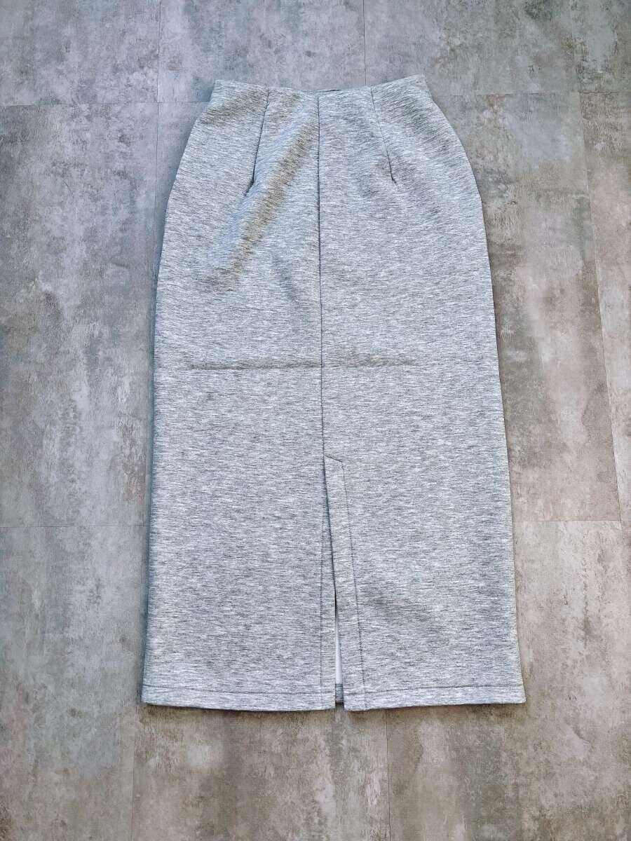 GUパフスウェットナロースカート　背面