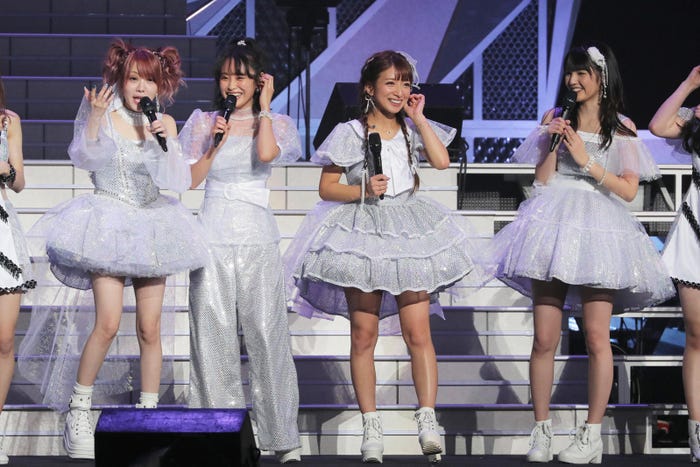 (左から)田中れいな、高橋愛、辻希美、道重さゆみ(提供写真)