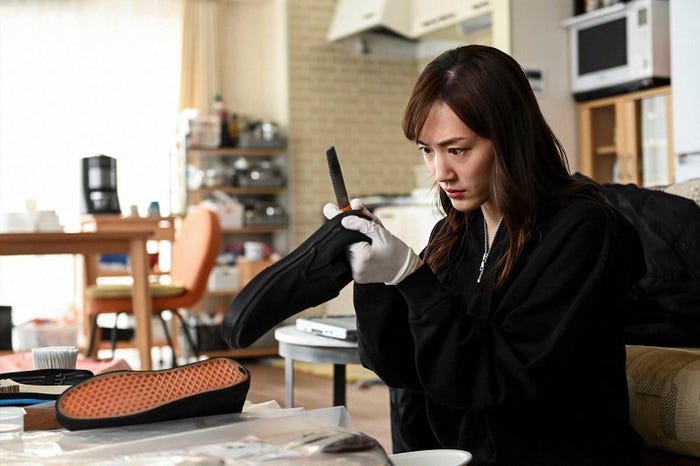 綾瀬はるか「天国と地獄 ~サイコな2人~」第8話より(C)TBS