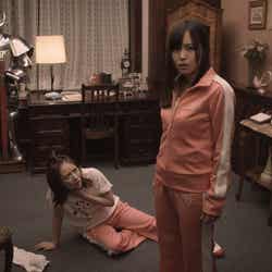 大場美奈、高橋みなみ/新CM「AKB48殺人事件FILE-5解決」篇より