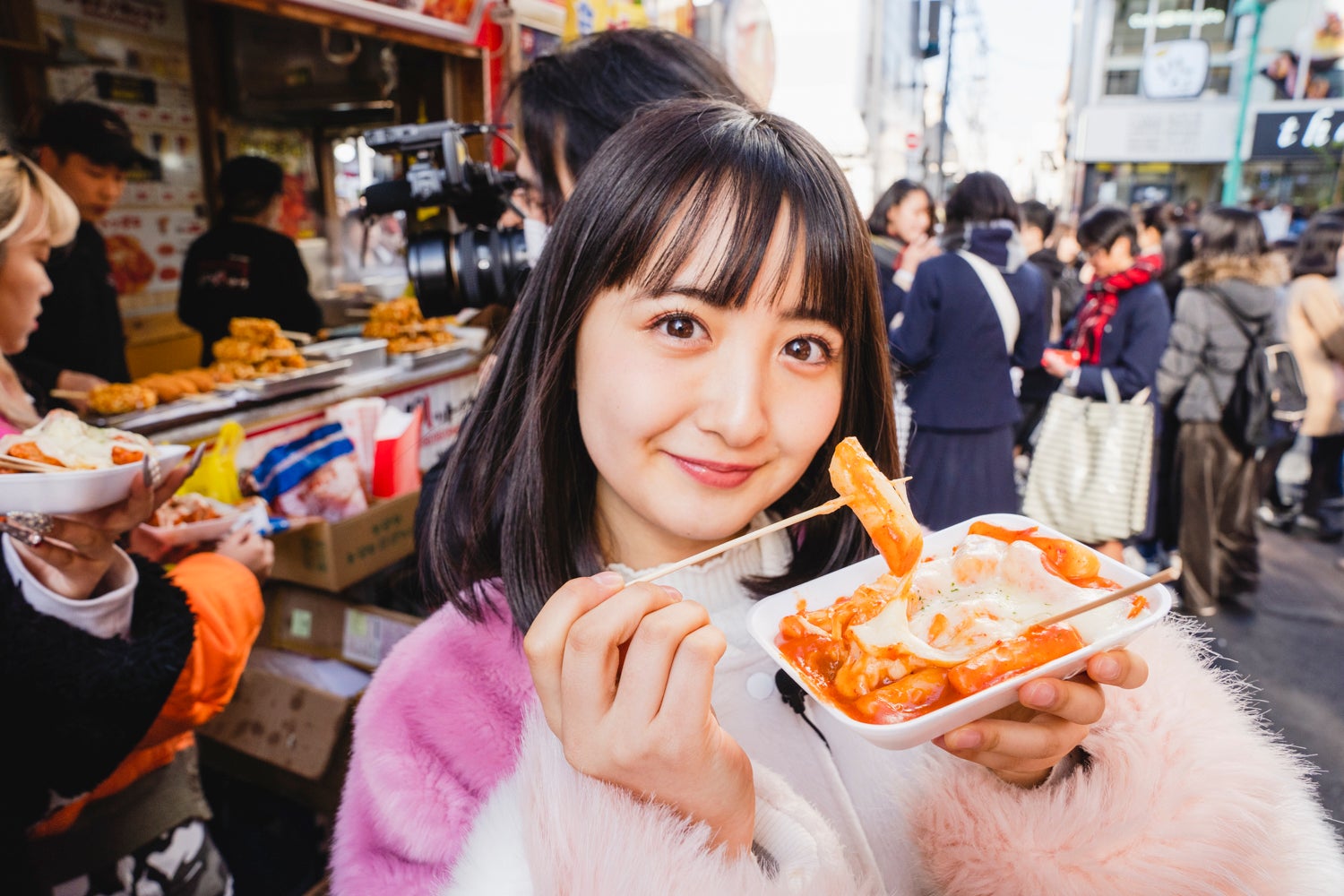 らいりー／「Popteenカバーガール戦争」（C）AbemaTV