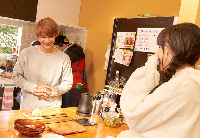 桜井日奈子、吉沢亮(C)吉住渉/集英社 (C)2018 映画「ママレード・ボーイ」製作委員会