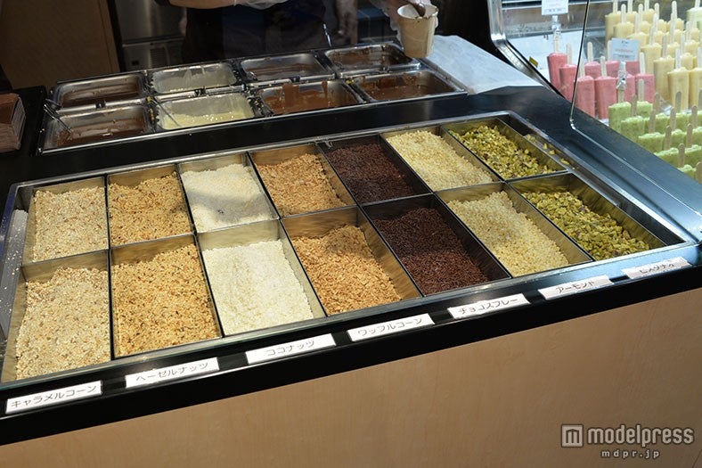 7種類のポッピング、5種類のディッピングを好みでオーダー