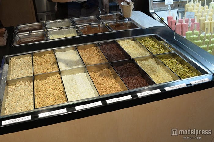 7種類のポッピング、5種類のディッピングを好みでオーダー