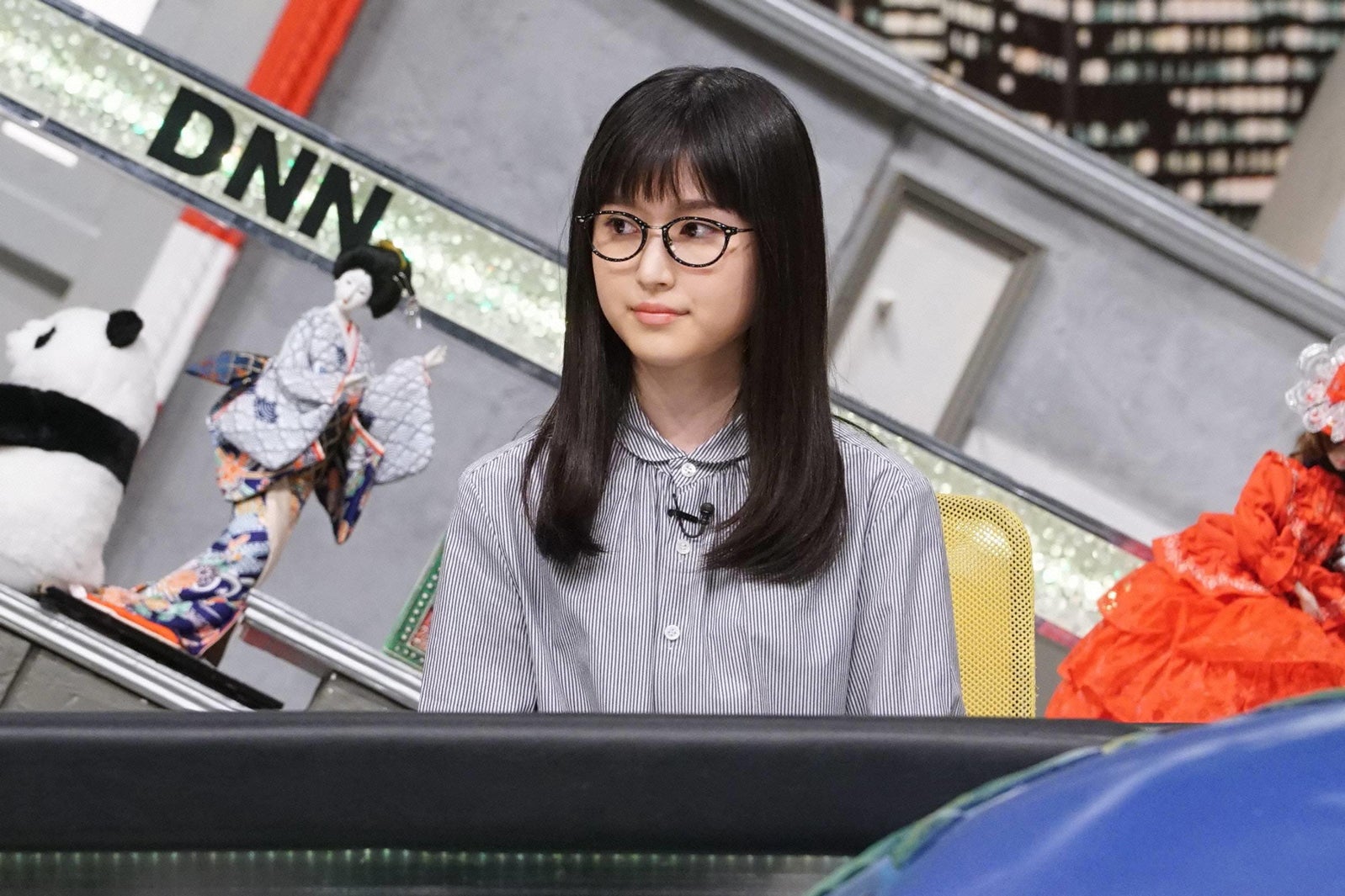 狩野英孝 営業妨害 と責め立てられる 今週のメガネ美女 福本莉子 モデルプレス 狩野英孝 営業妨害 と責め立てられる 今週のメガネ美女 福本莉子 モデルプレス