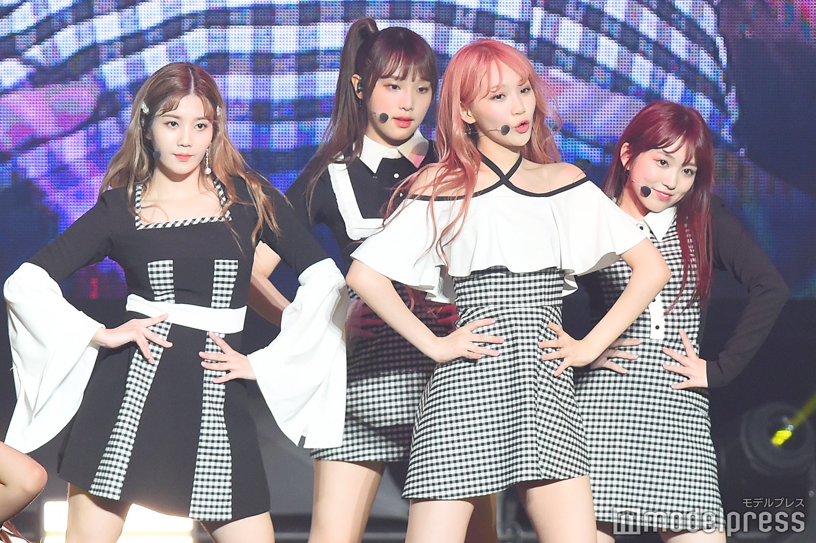 IZ*ONE （C）モデルプレス