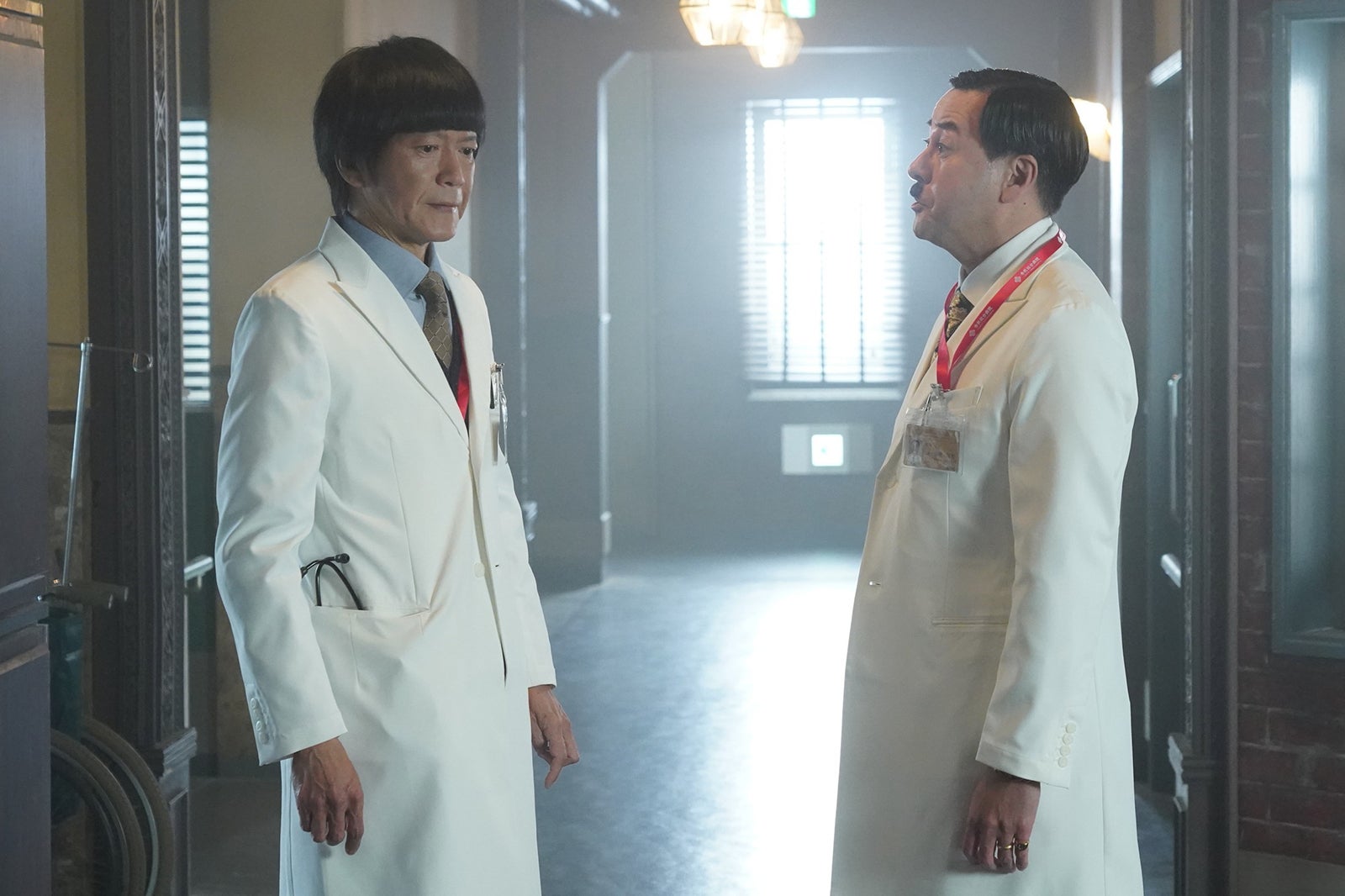 田辺誠一、鈴木浩介「Dr.アシュラ」第1話（C）フジテレビ