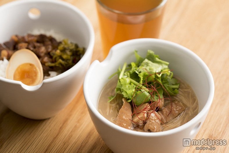 （左から）魯肉飯、麺線各650円／画像提供：Freshtea Japan