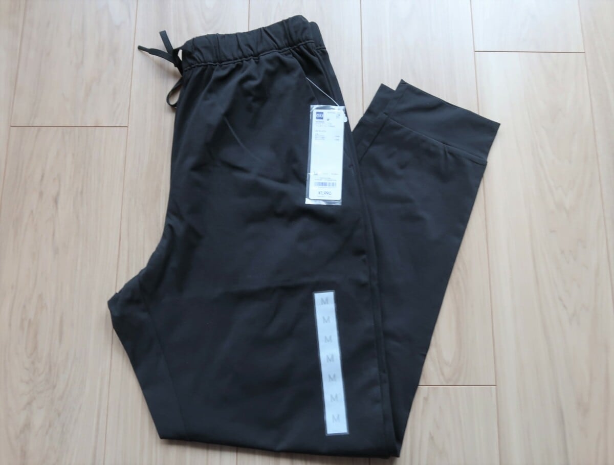 生地の風合いがマットなのでスポーツ感があまり強くなく、きれい見えにもつながります