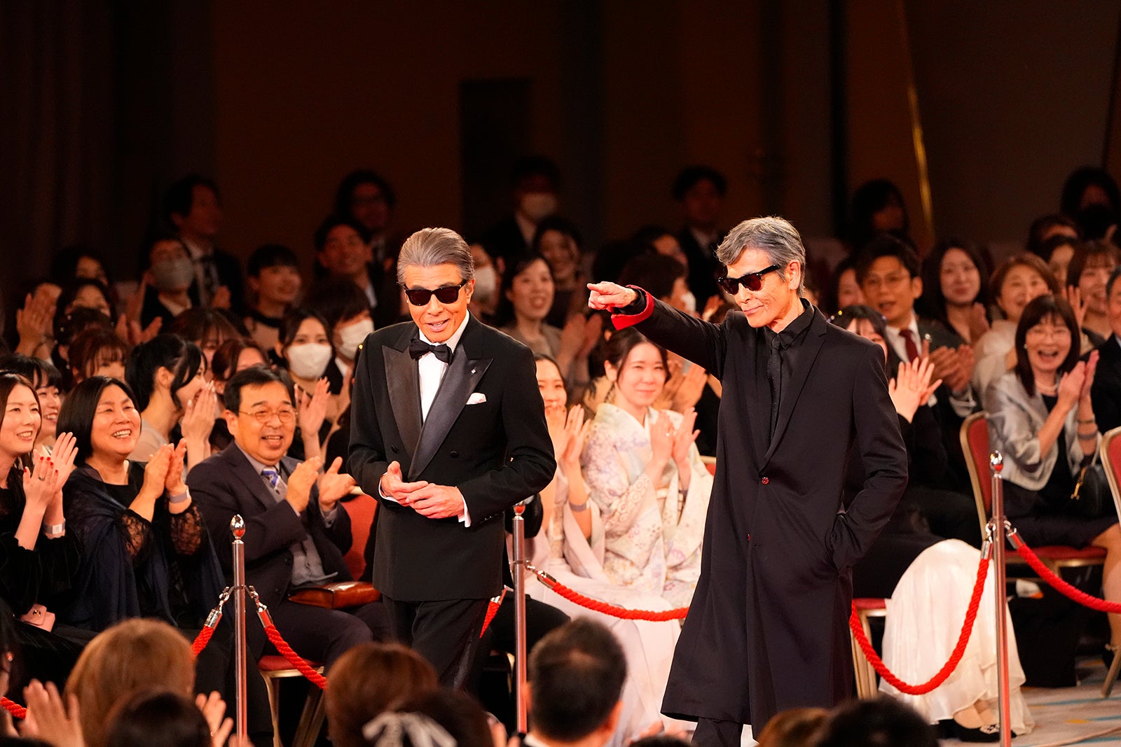 舘ひろし＆柴田恭兵「あぶ刑事」コンビがレッドカーペット降臨 貫禄のオーラで会場沸かす【第48回日本アカデミー賞】