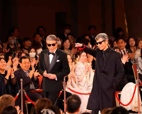 舘ひろし&柴田恭兵「あぶ刑事」コンビがレッドカーペット降臨 貫禄のオーラで会場沸かす【第48回日本アカデミー賞】