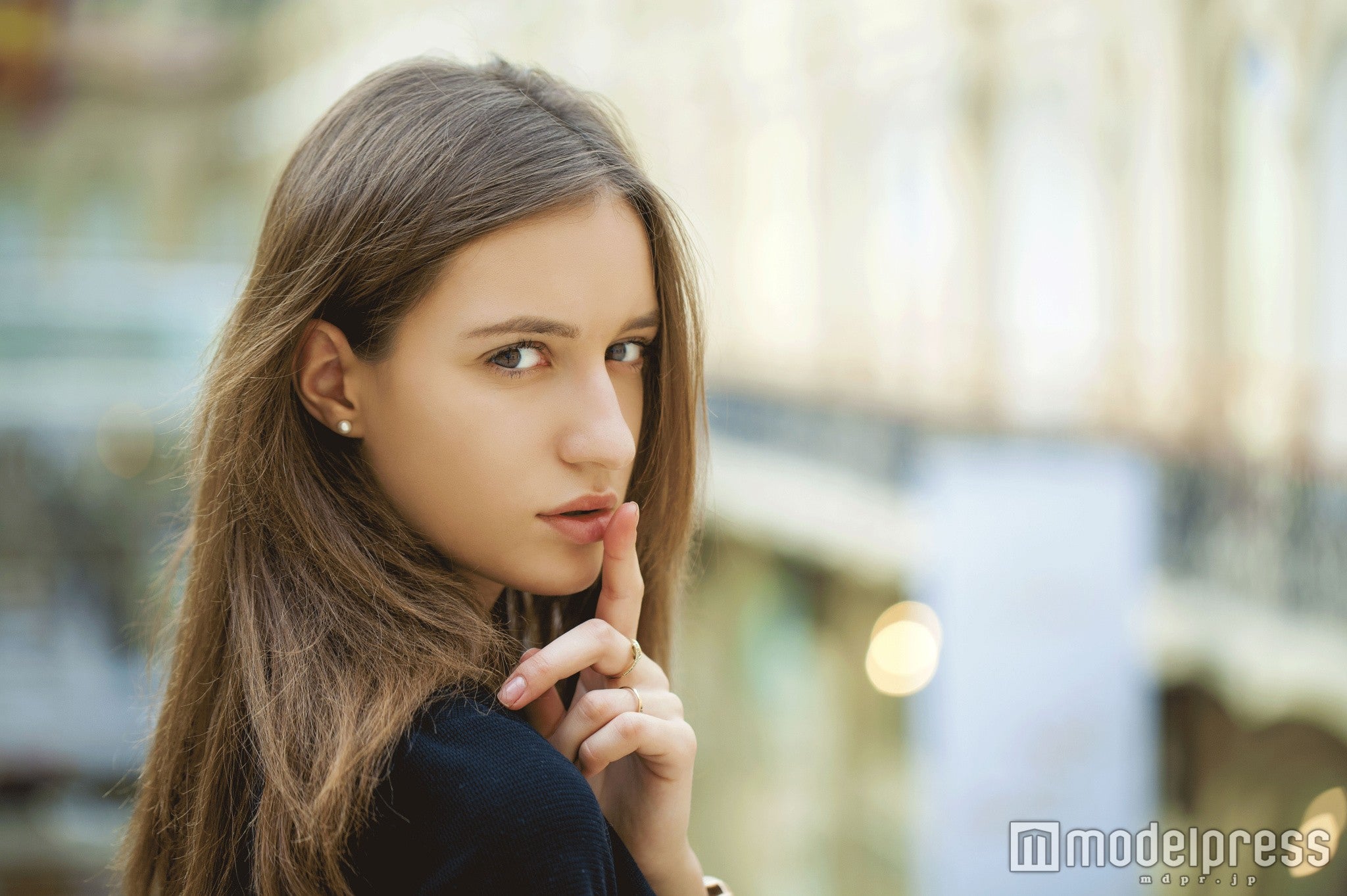 コミュ障女子必見 男性が無口女子に 可愛い とときめく瞬間5つ モデルプレス