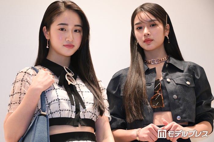 “藤岡弘、の娘”天翔愛・天音、ウエストチラ見せ春コーデで登場 新社会人＆大学生活に意気込み＜CHARLES & KEITH 渋谷店OPENセレブレーションパーティー＞