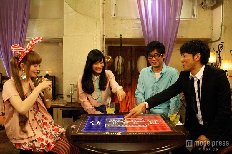 （写真左から）きゃりーぱみゅぱみゅ、石原さとみ、山崎樹範、ピース綾部祐二