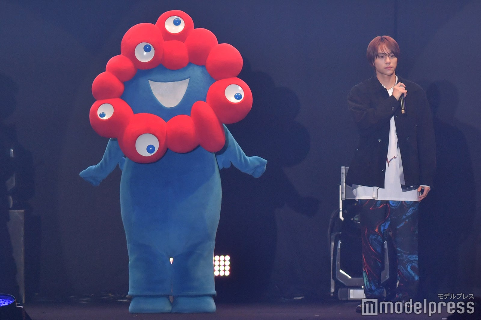 ミャクミャク、山下幸輝（C）モデルプレス