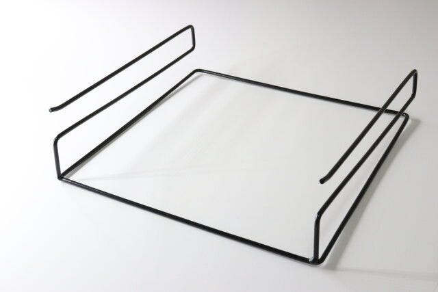 セリアの吊るし型のまな板収納用のワイヤーラック