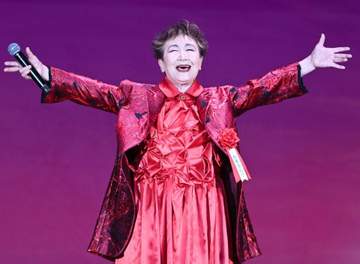 加藤登紀子82歳 高らか宣言「力ある限り、歌っていきたい」 第47回松尾芸能賞贈呈式