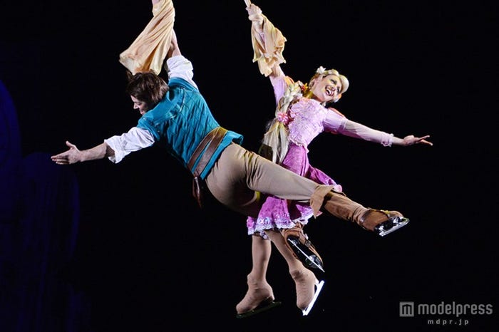 「ディズニー・オン・アイス」新演出“エアリアル”フリン、ラプンツェル