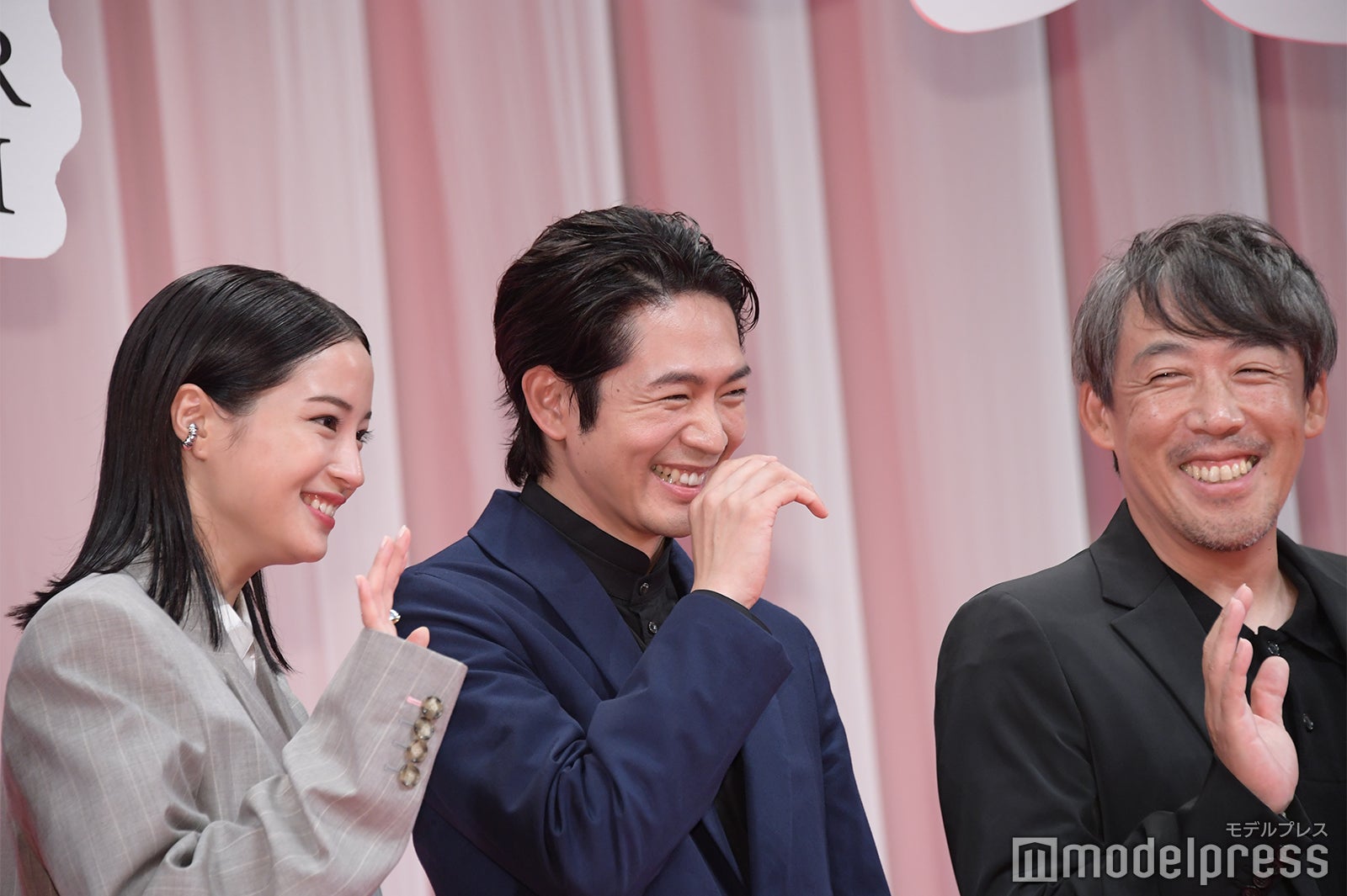 広瀬すず、松下洸平、石川慶監督（C）モデルプレス